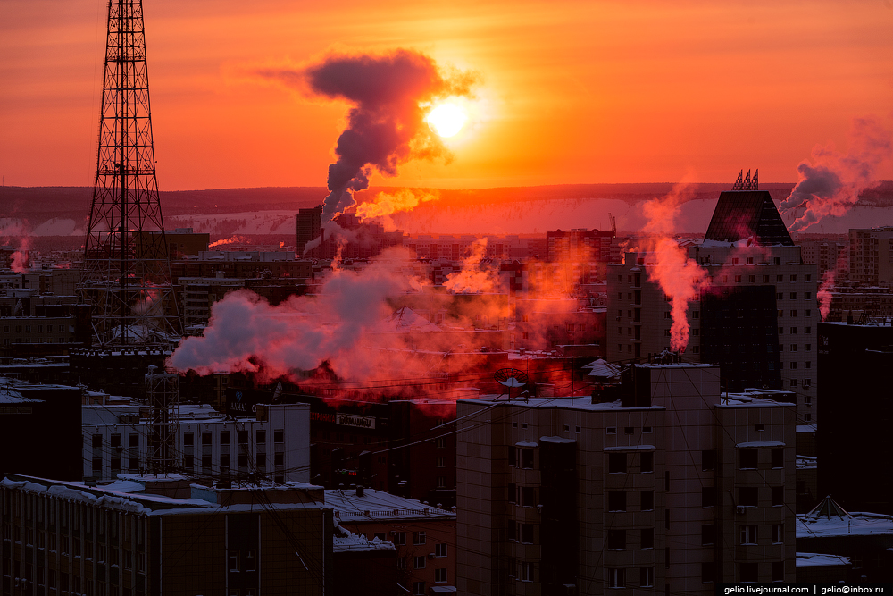 Большие города холодные как. Якутск с высоты. Большие города холодная. Норильск город на вечной мерзлоте фото с высоты.